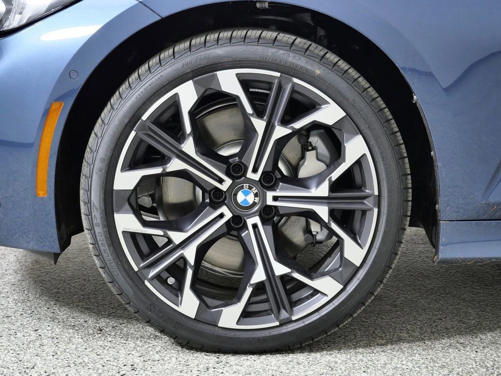 Thumbnail: 2026 BMW 3 Series - 8
