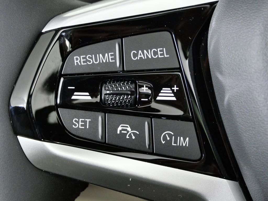 Thumbnail: 2026 BMW 3 Series - 42