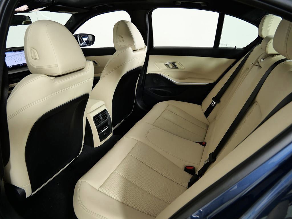 Thumbnail: 2026 BMW 3 Series - 33