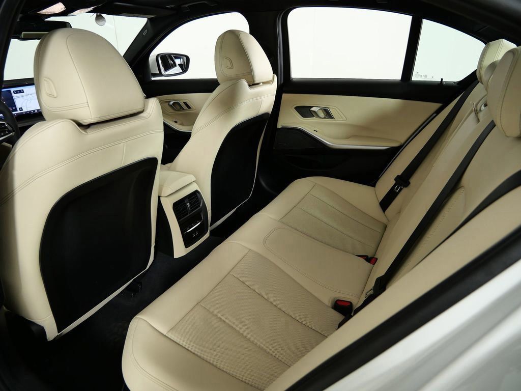 Thumbnail: 2026 BMW 3 Series - 32