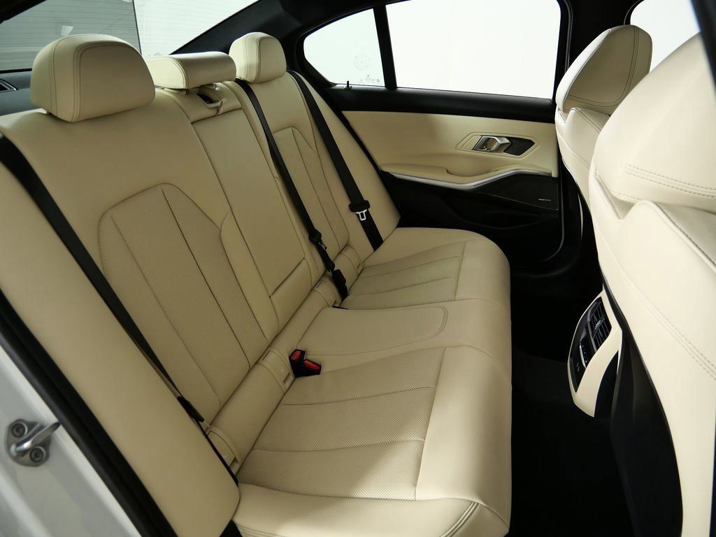 Thumbnail: 2026 BMW 3 Series - 29