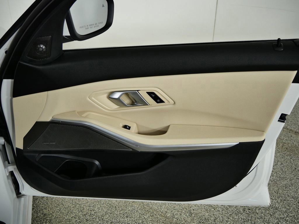 Thumbnail: 2026 BMW 3 Series - 26