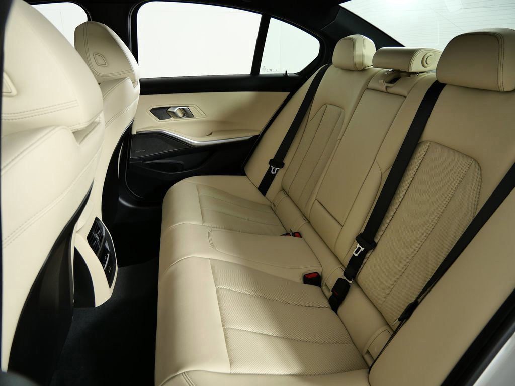 Thumbnail: 2026 BMW 3 Series - 33