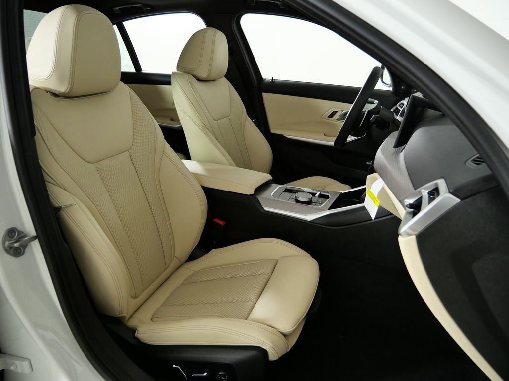 Thumbnail: 2026 BMW 3 Series - 10