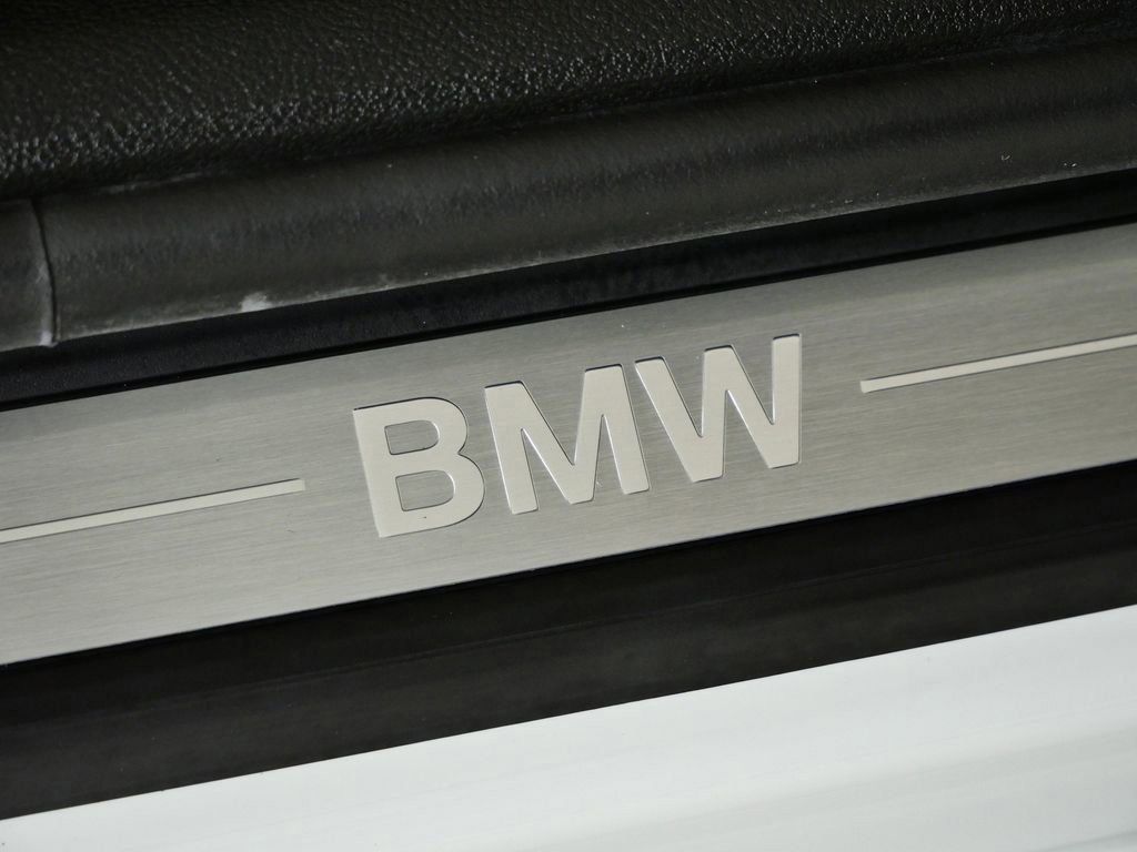 Thumbnail: 2026 BMW 3 Series - 16
