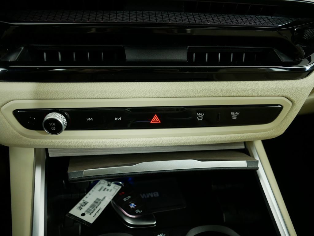 Thumbnail: 2025 BMW 3 Series - 48