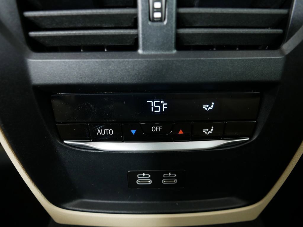 Thumbnail: 2025 BMW 3 Series - 32