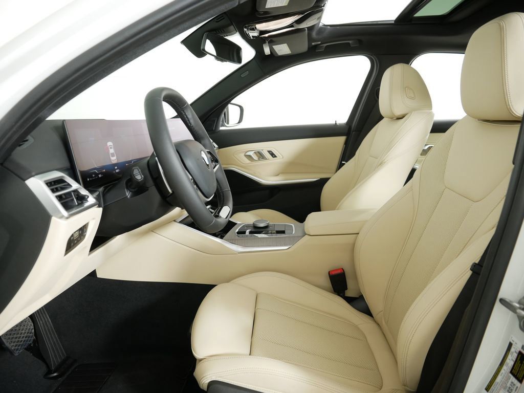 Thumbnail: 2025 BMW 3 Series - 33