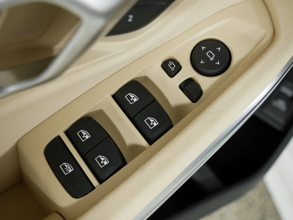 Thumbnail: 2025 BMW 3 Series - 35