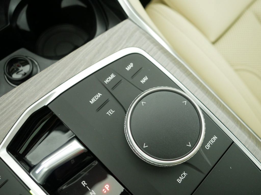 Thumbnail: 2025 BMW 3 Series - 49