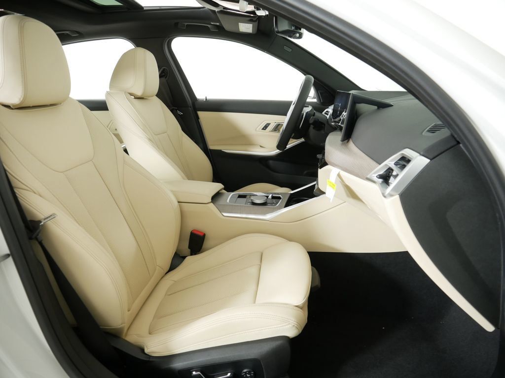 Thumbnail: 2025 BMW 3 Series - 10