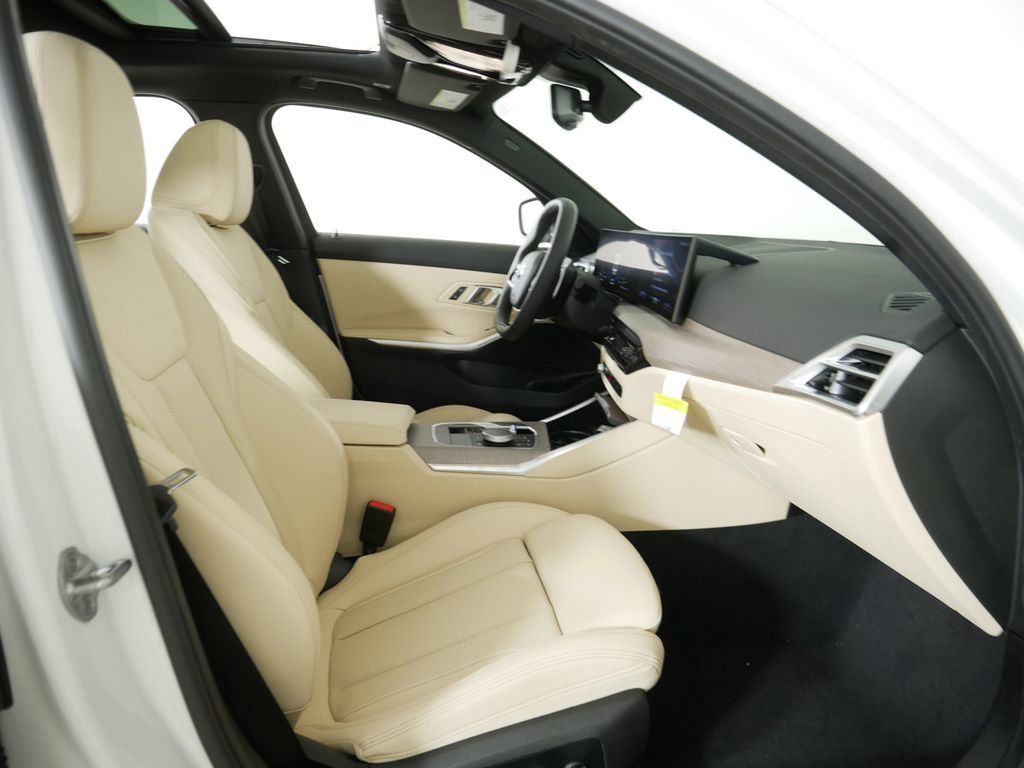 Thumbnail: 2025 BMW 3 Series - 9