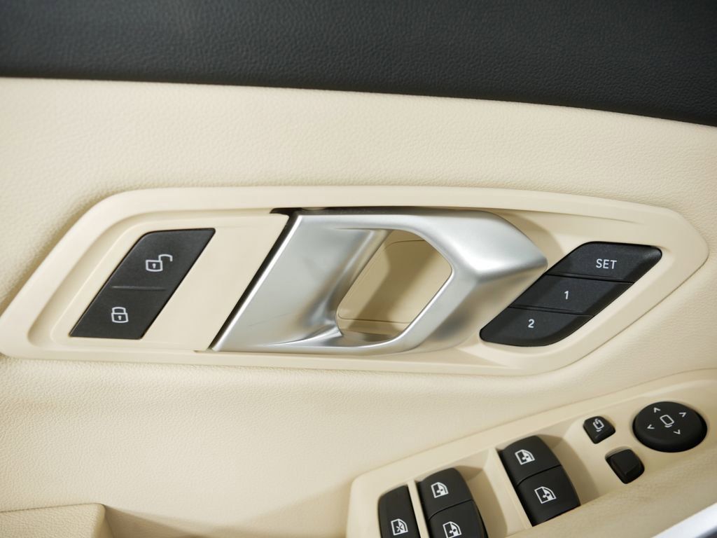 Thumbnail: 2025 BMW 3 Series - 36