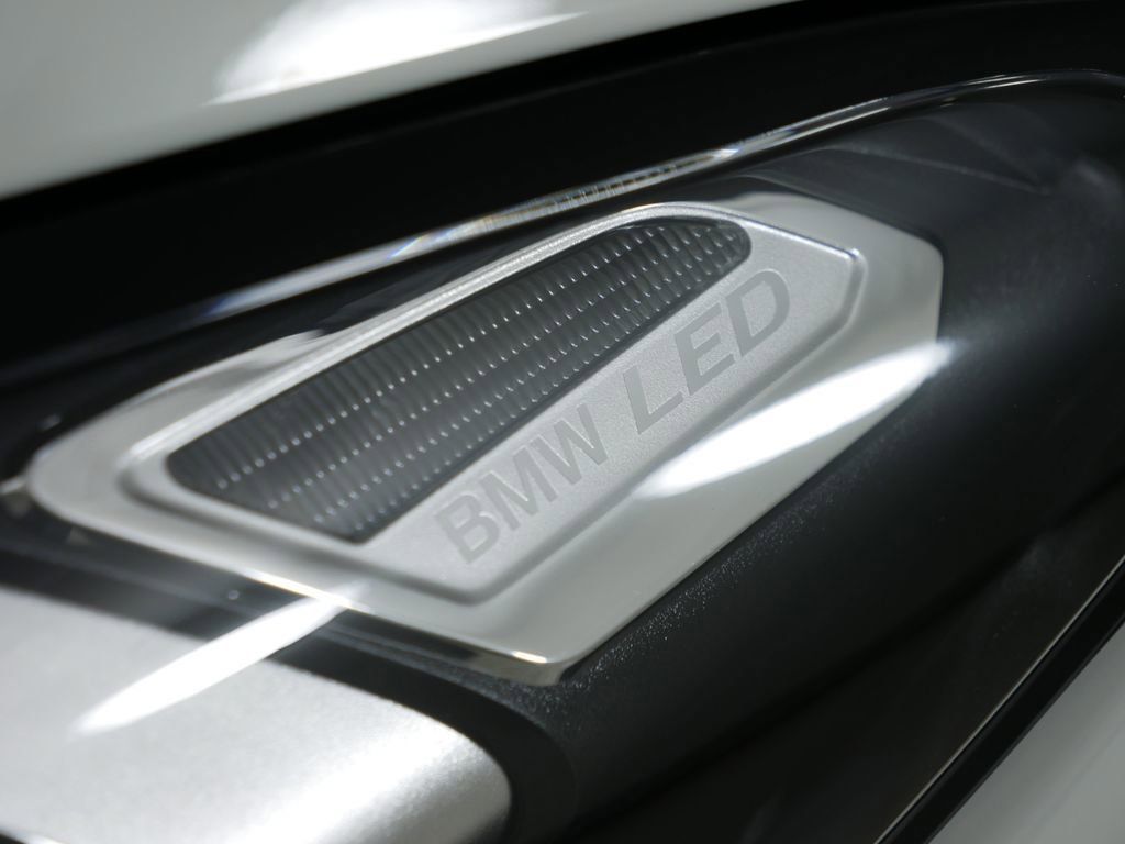 Thumbnail: 2025 BMW 3 Series - 25