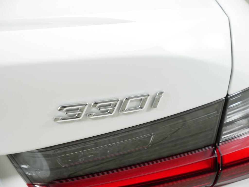 Thumbnail: 2025 BMW 3 Series - 21