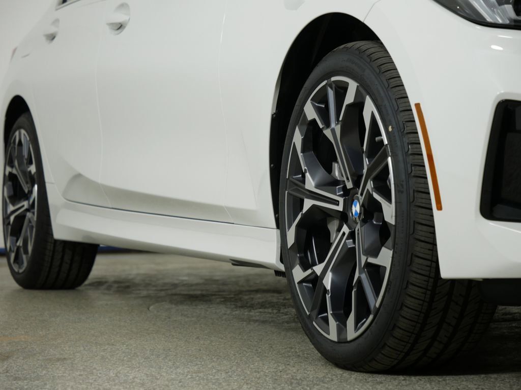 Thumbnail: 2025 BMW 3 Series - 8