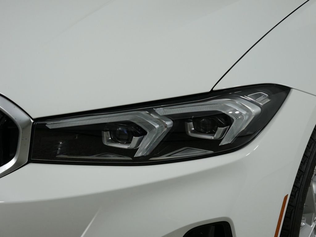 Thumbnail: 2025 BMW 3 Series - 22