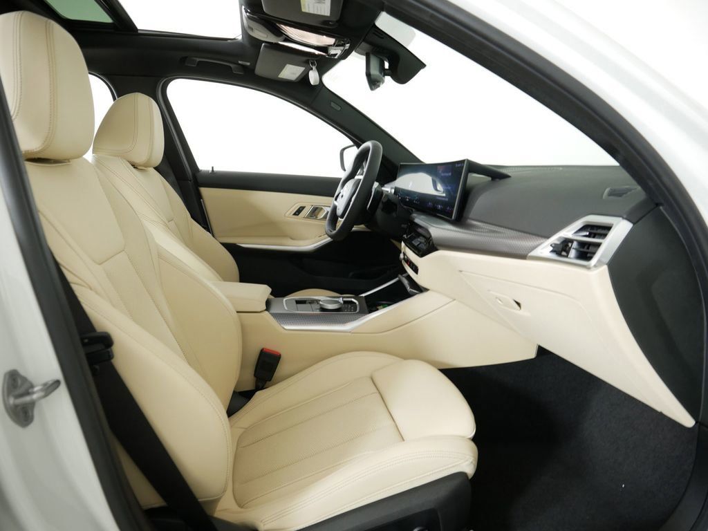 Thumbnail: 2025 BMW 3 Series - 9