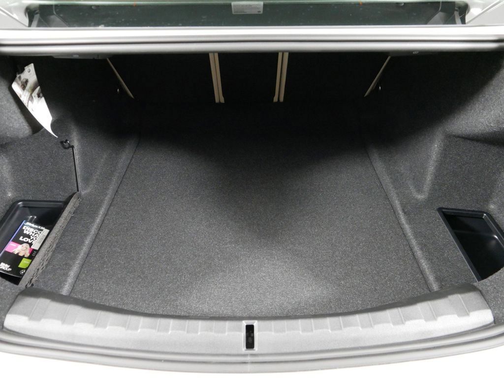 Thumbnail: 2025 BMW 3 Series - 13