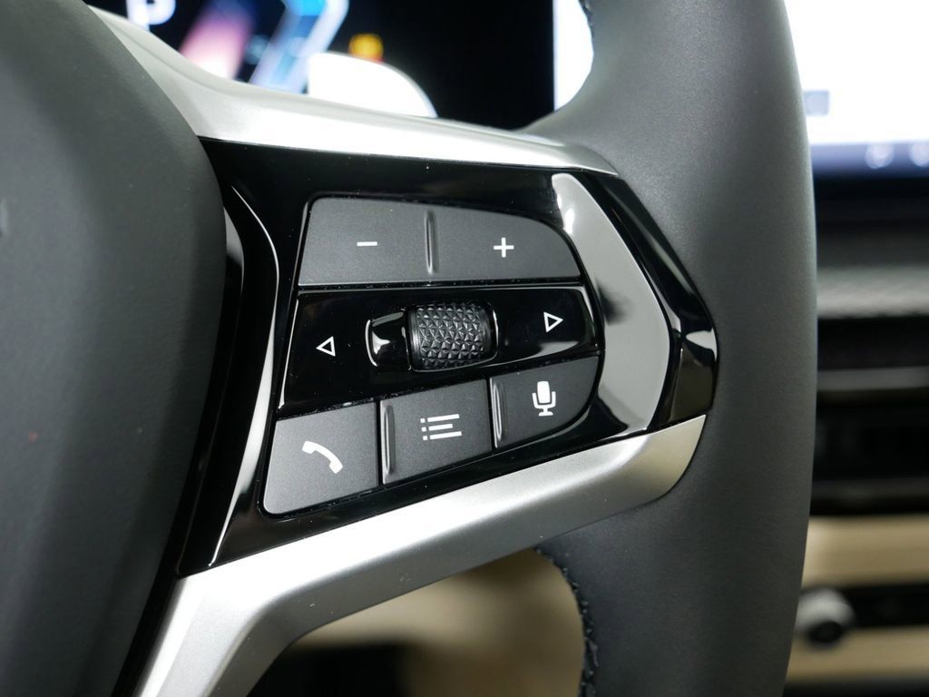 Thumbnail: 2025 BMW 3 Series - 38