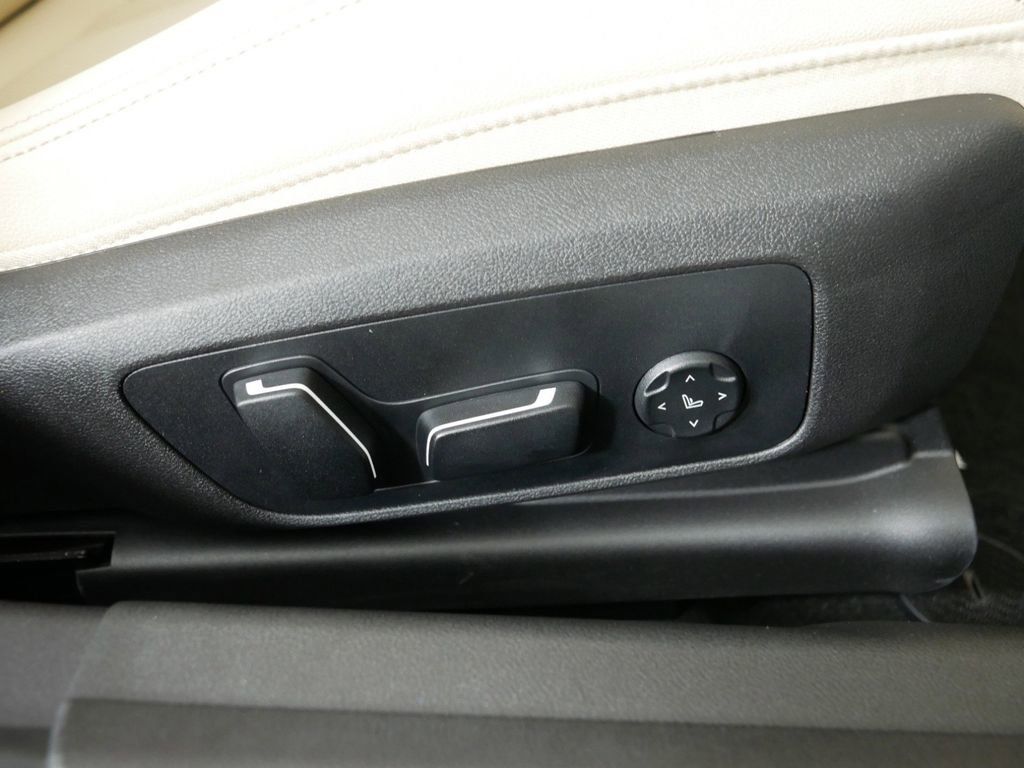 Thumbnail: 2025 BMW 3 Series - 26