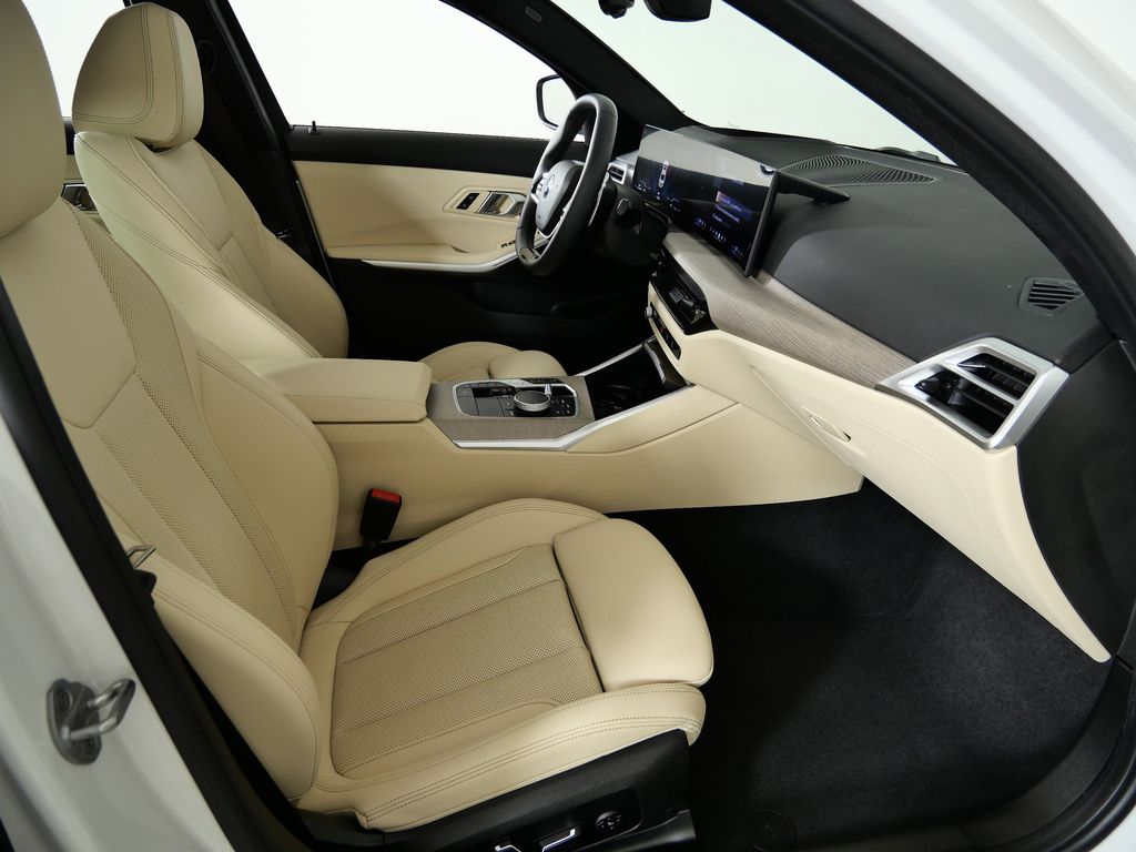 Thumbnail: 2025 BMW 3 Series - 9