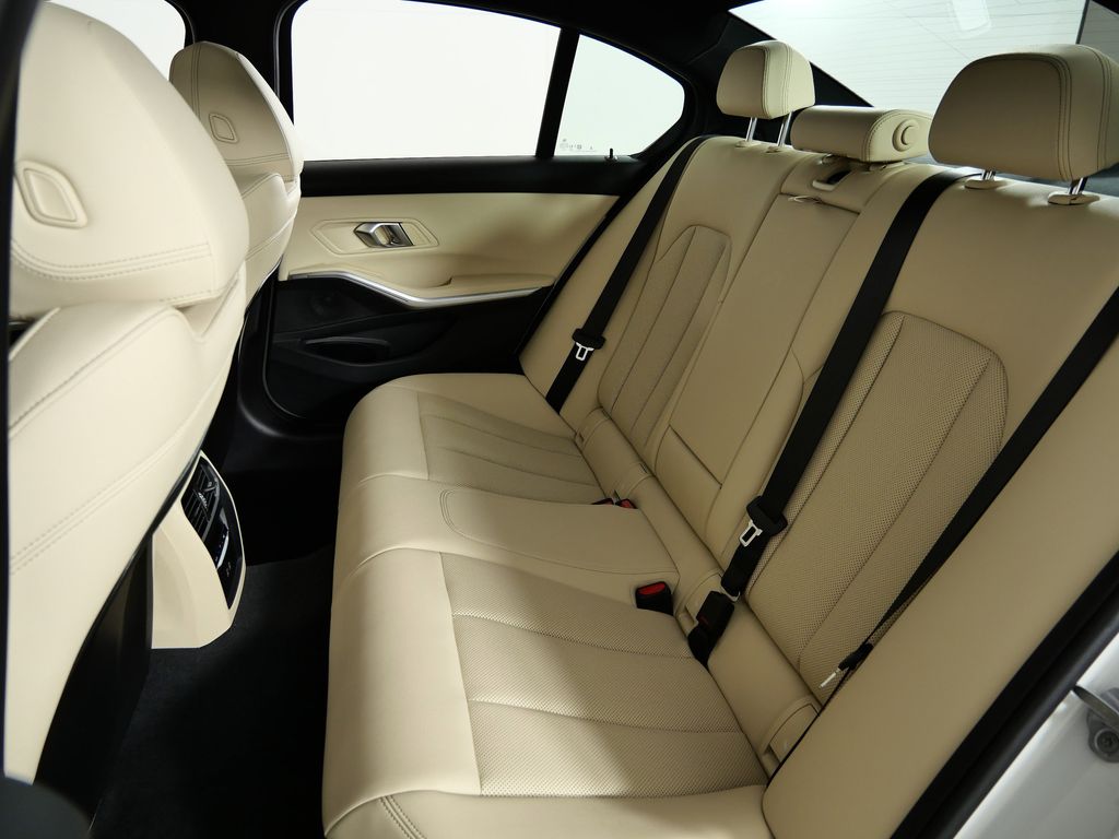 Thumbnail: 2025 BMW 3 Series - 34