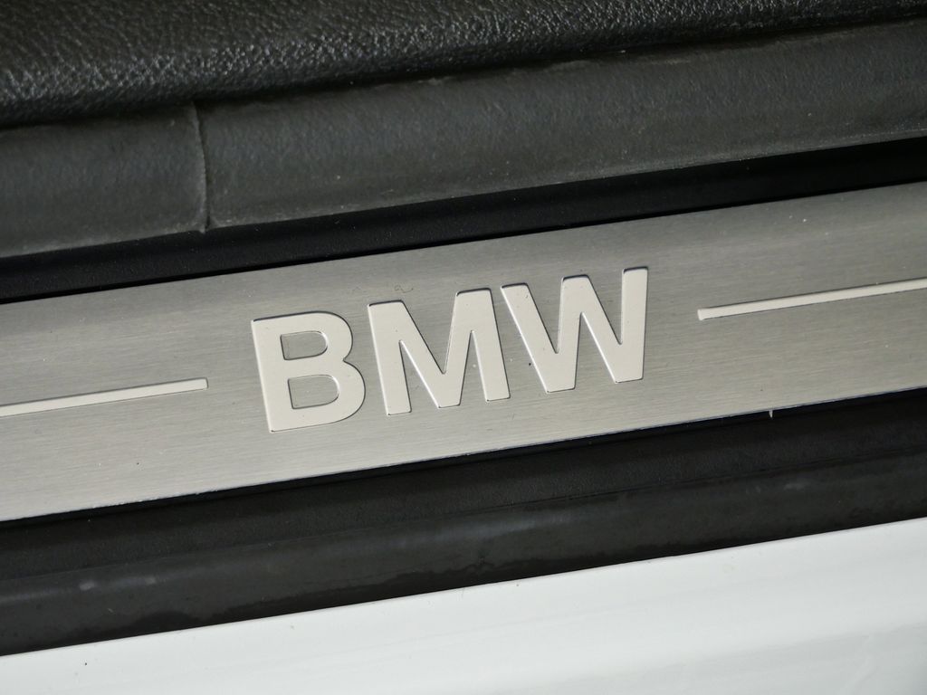 Thumbnail: 2025 BMW 3 Series - 16