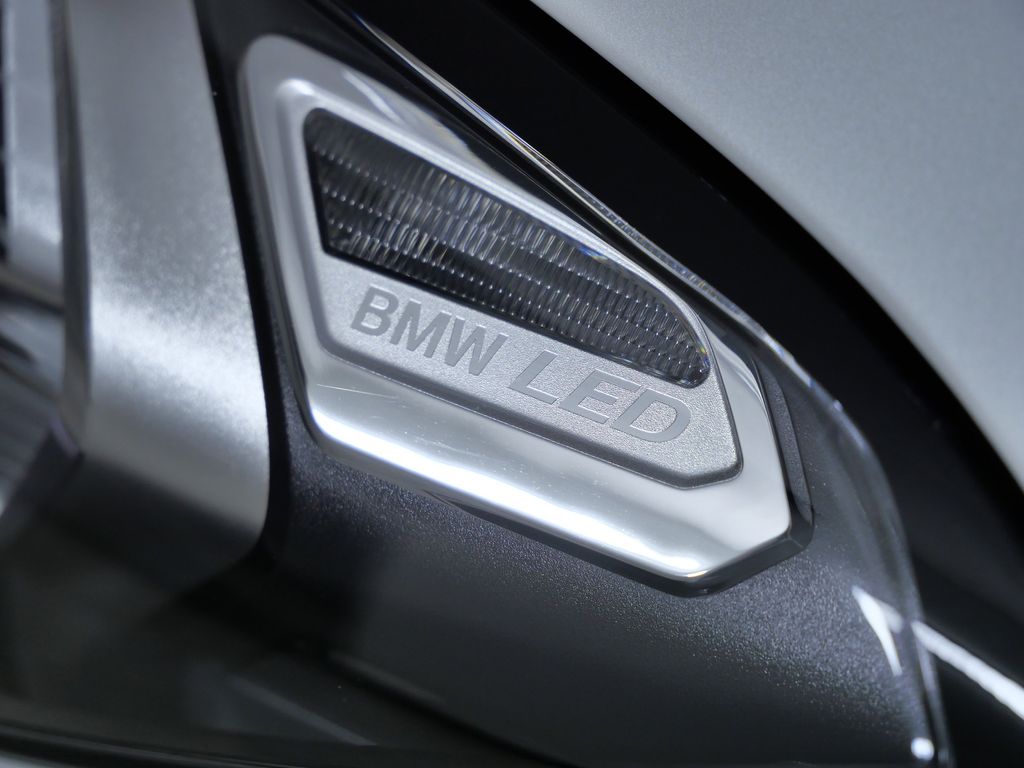 Thumbnail: 2025 BMW 3 Series - 18