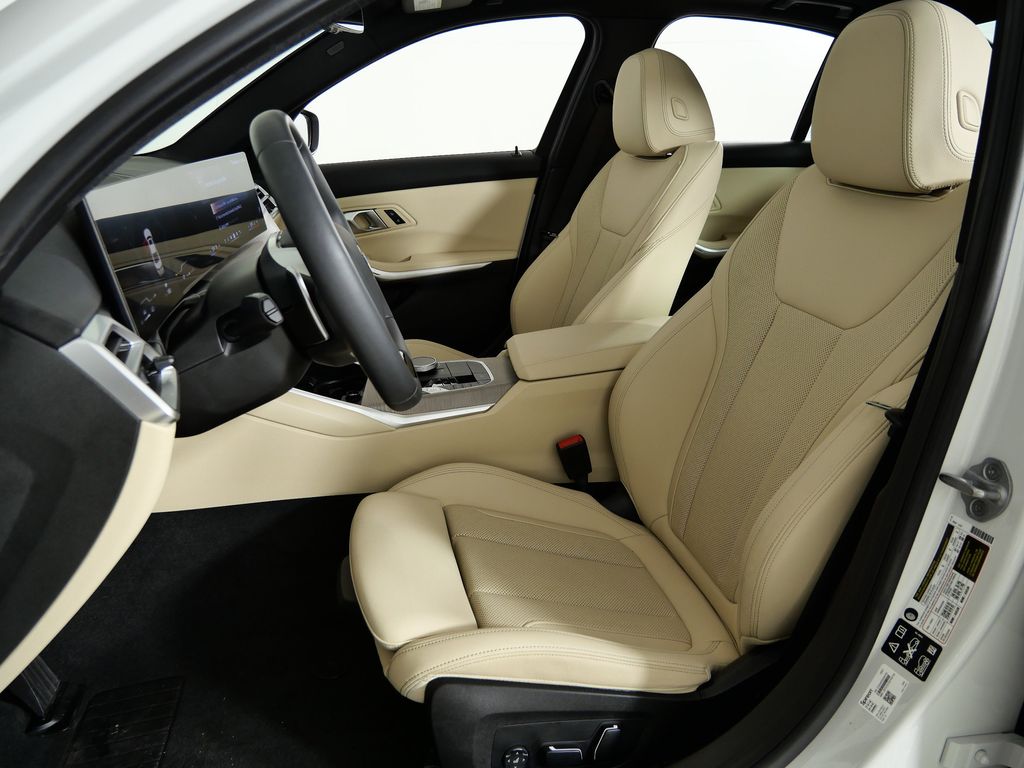 Thumbnail: 2025 BMW 3 Series - 37