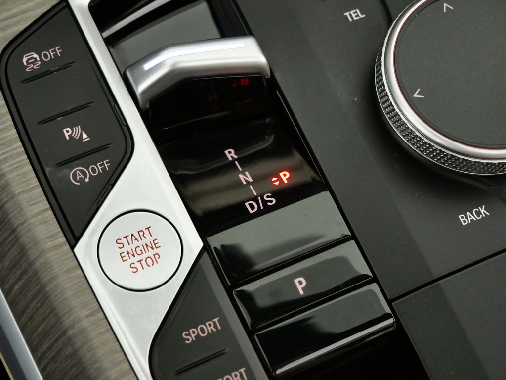 Thumbnail: 2025 BMW 3 Series - 13