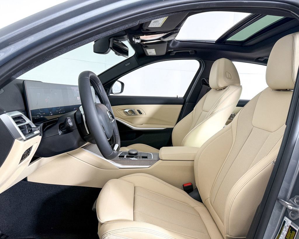 Thumbnail: 2025 BMW 3 Series - 36