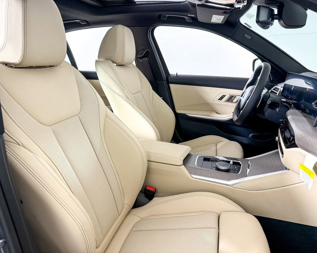 Thumbnail: 2025 BMW 3 Series - 10