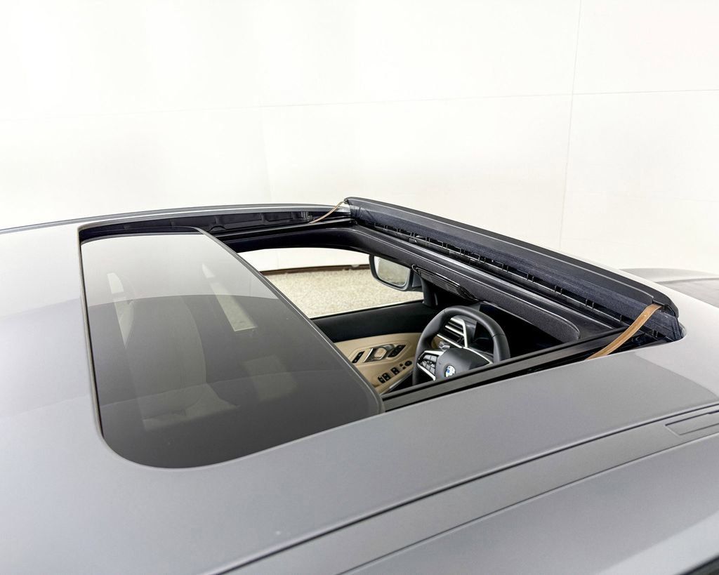 Thumbnail: 2025 BMW 3 Series - 29