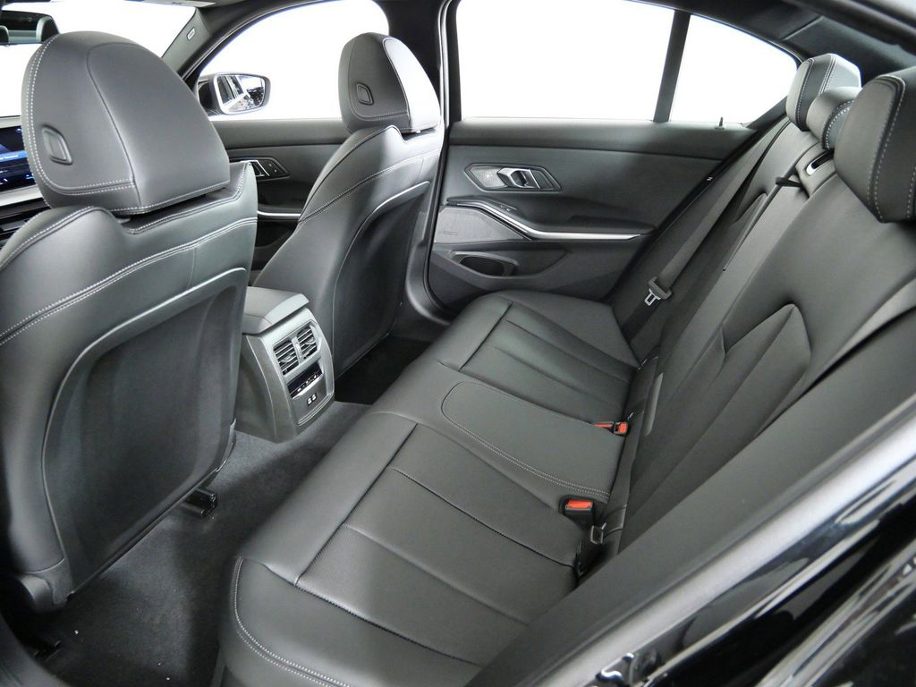 Thumbnail: 2026 BMW 3 Series - 35