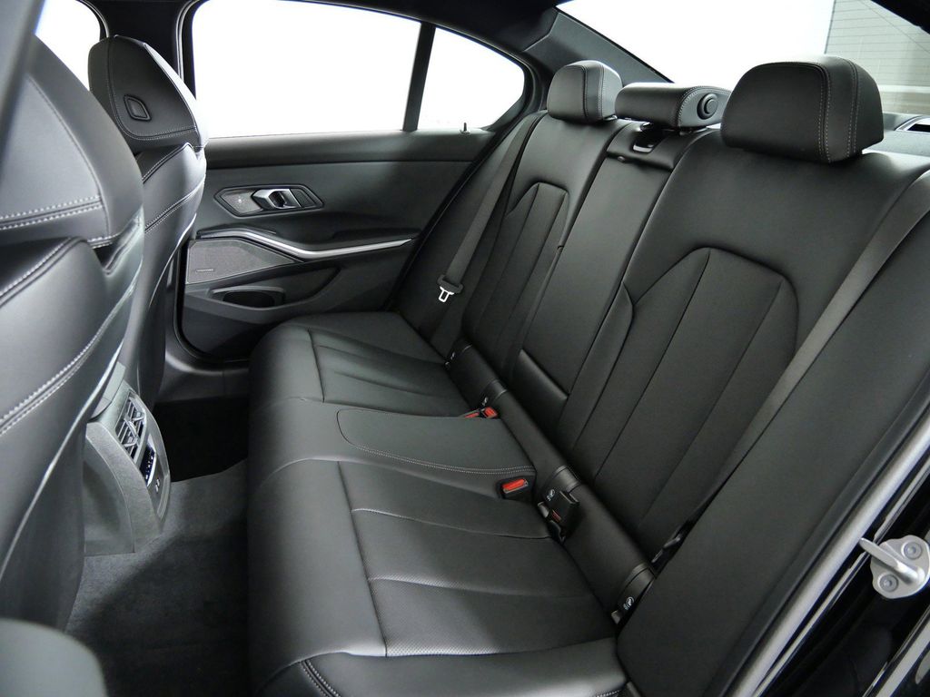 Thumbnail: 2026 BMW 3 Series - 36