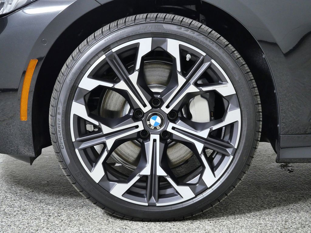 Thumbnail: 2026 BMW 3 Series - 8