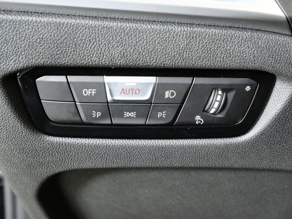 Thumbnail: 2026 BMW 3 Series - 42