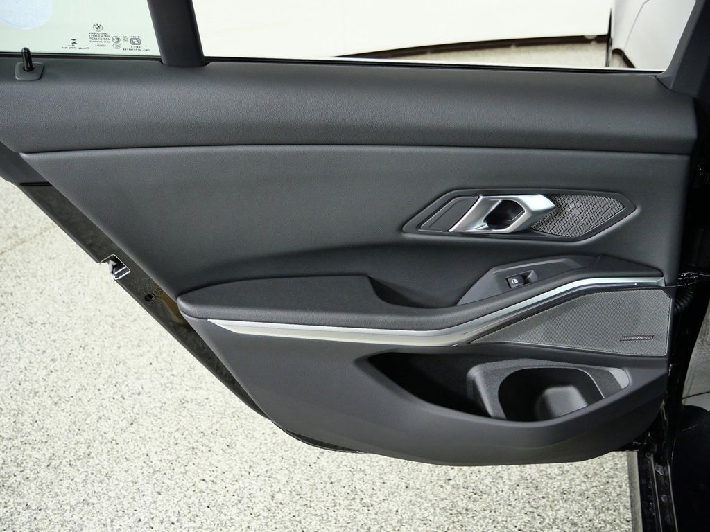 Thumbnail: 2026 BMW 3 Series - 34