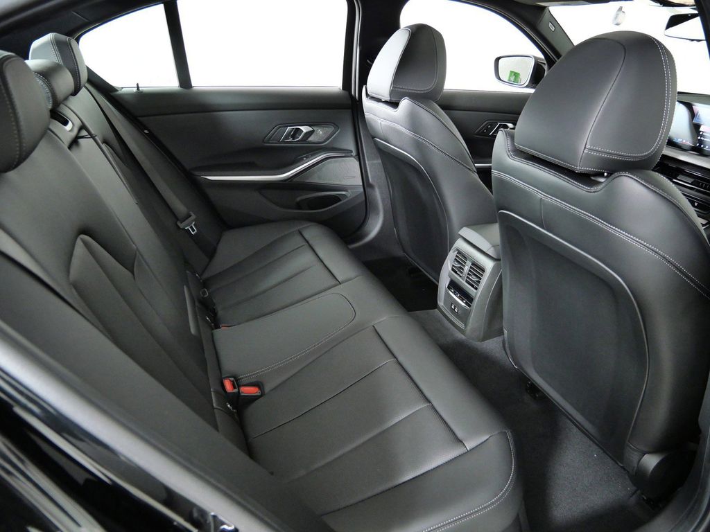Thumbnail: 2026 BMW 3 Series - 11