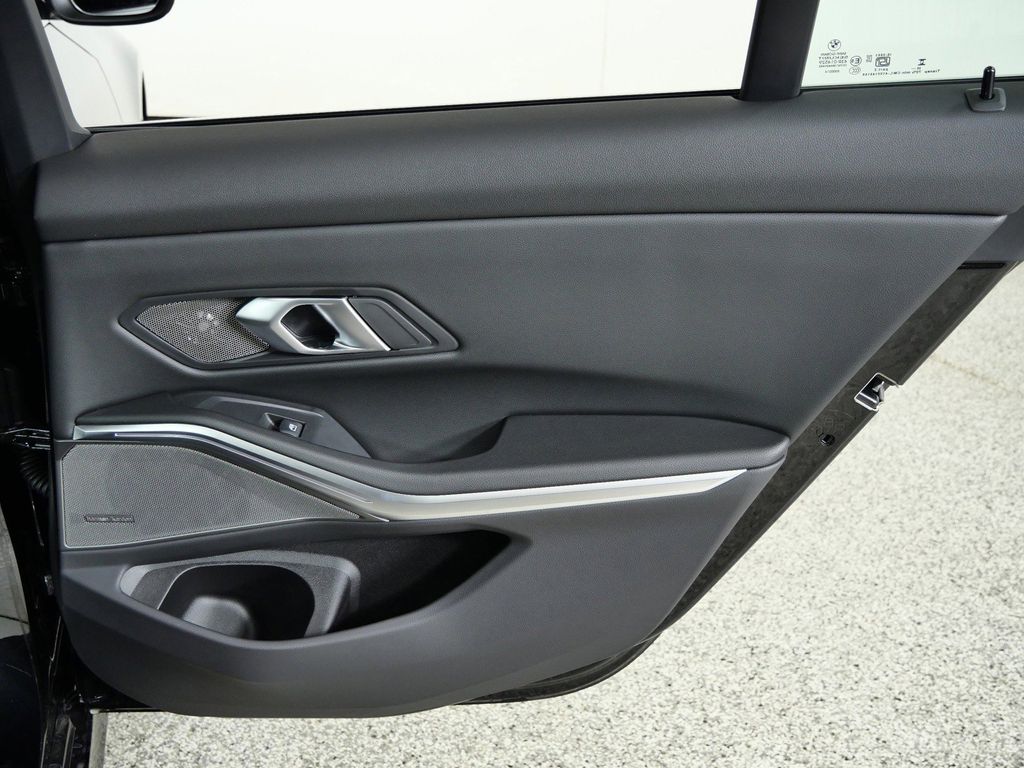 Thumbnail: 2026 BMW 3 Series - 31