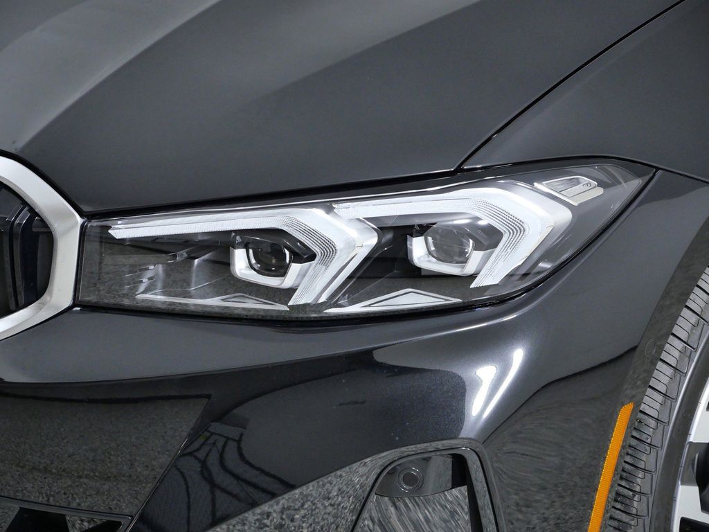 Thumbnail: 2026 BMW 3 Series - 18