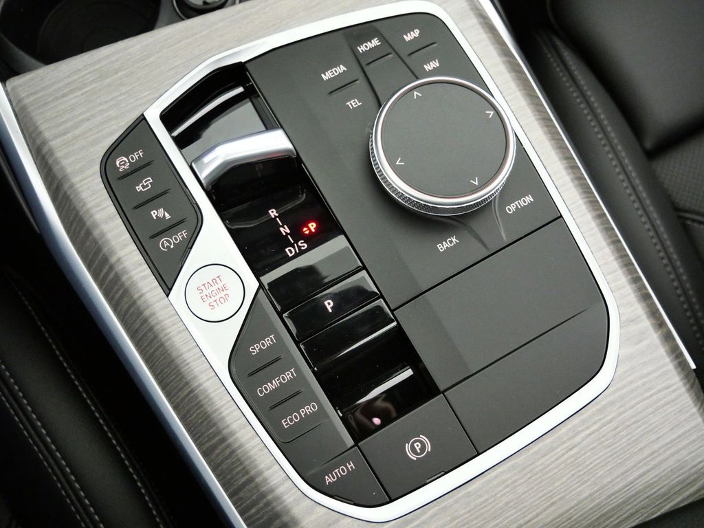 Thumbnail: 2026 BMW 3 Series - 13