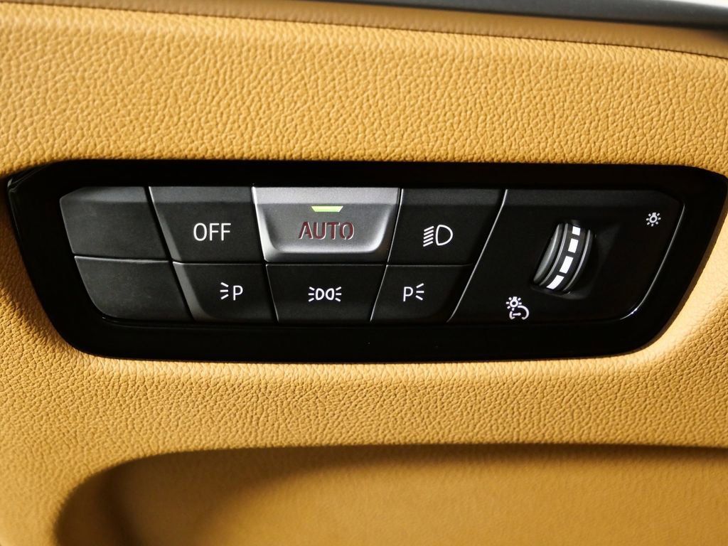 Thumbnail: 2026 BMW 3 Series - 14