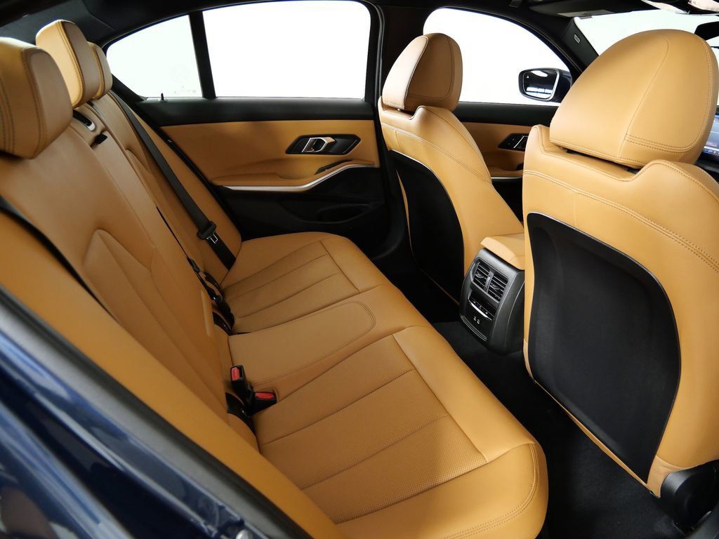 Thumbnail: 2026 BMW 3 Series - 11
