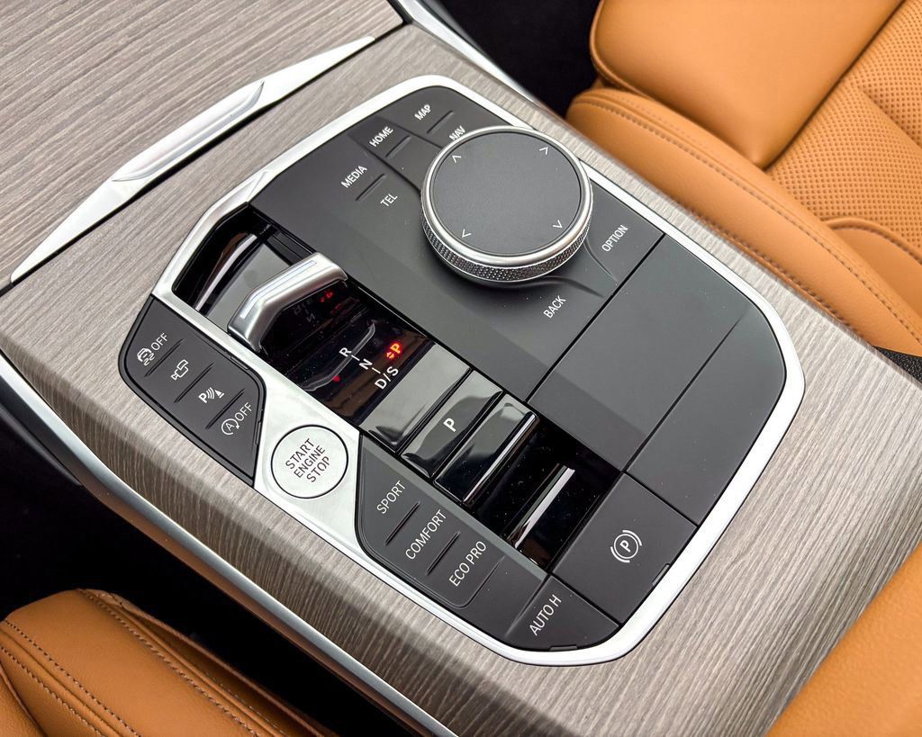 Thumbnail: 2025 BMW 3 Series - 13