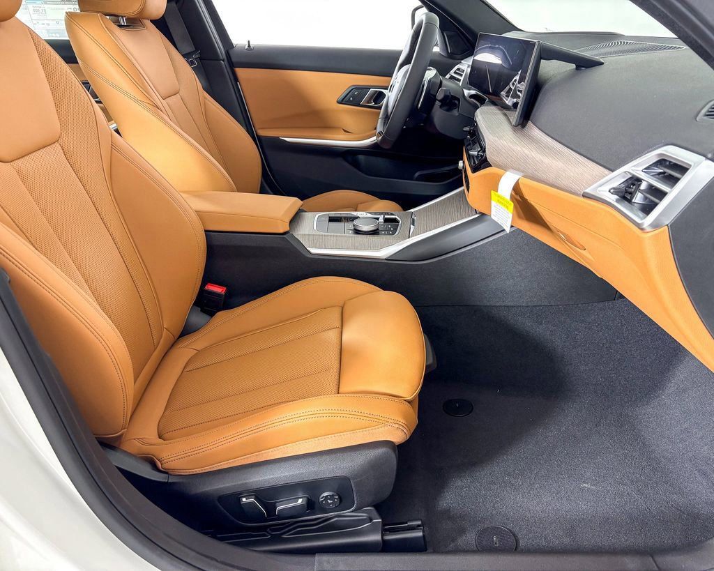 Thumbnail: 2025 BMW 3 Series - 10