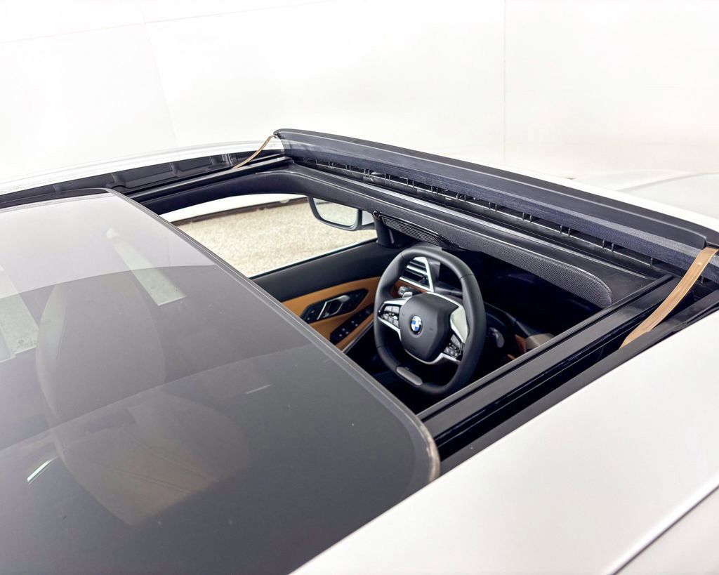 Thumbnail: 2025 BMW 3 Series - 7