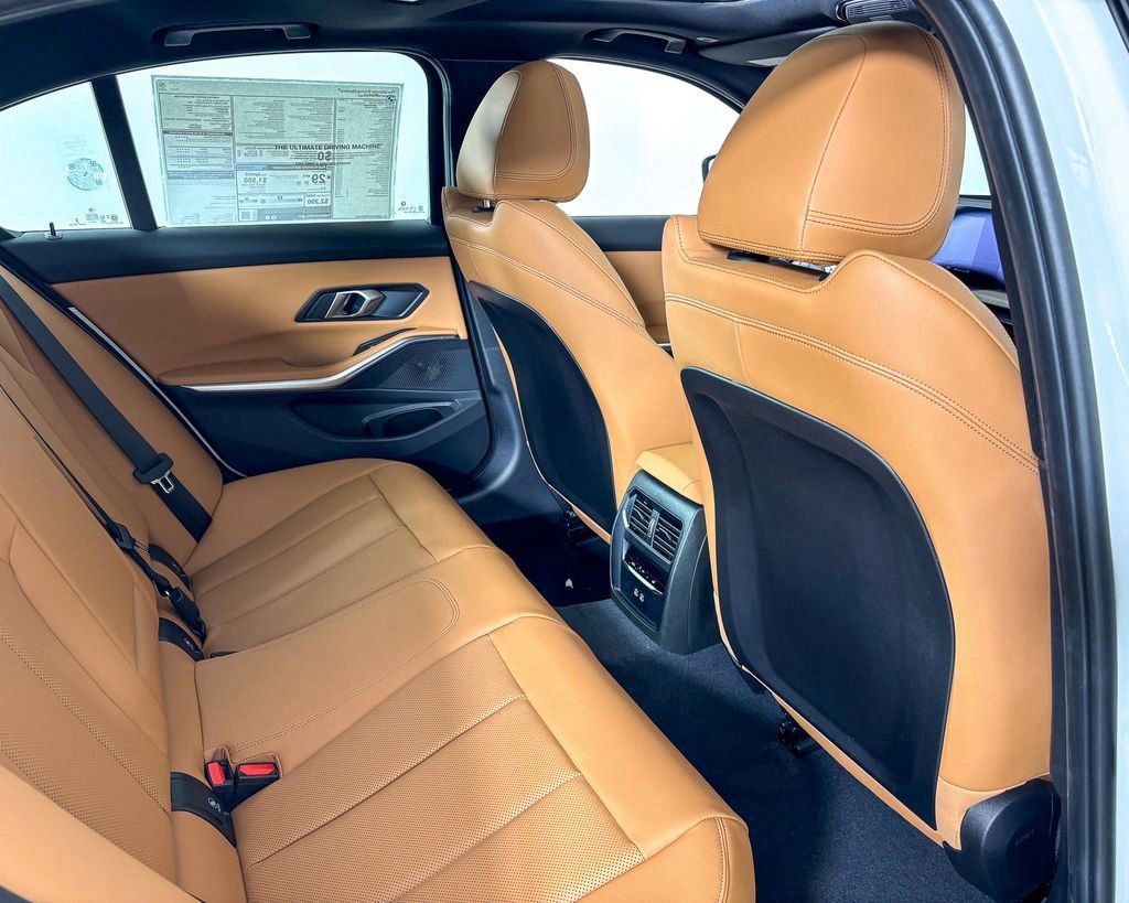 Thumbnail: 2025 BMW 3 Series - 11