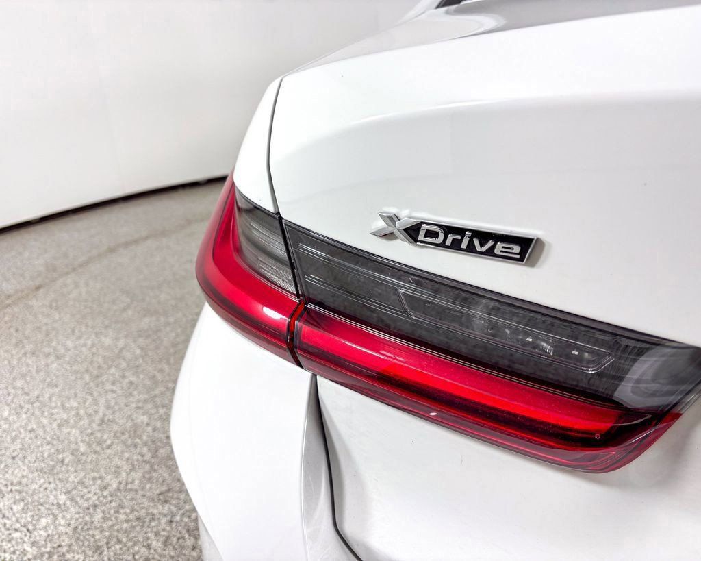 Thumbnail: 2025 BMW 3 Series - 22